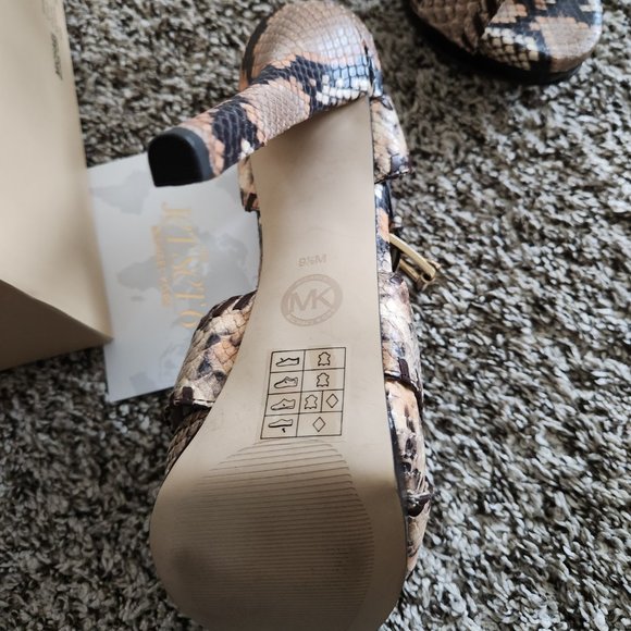 heels - Picture 4 of 7